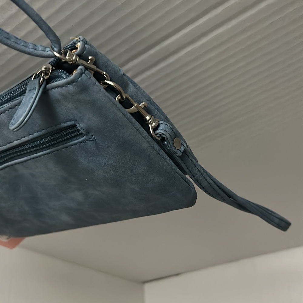 🆕 STONE MOUNTAIN Trifecta Faux Leather Crossbody - Picture 7 of 11